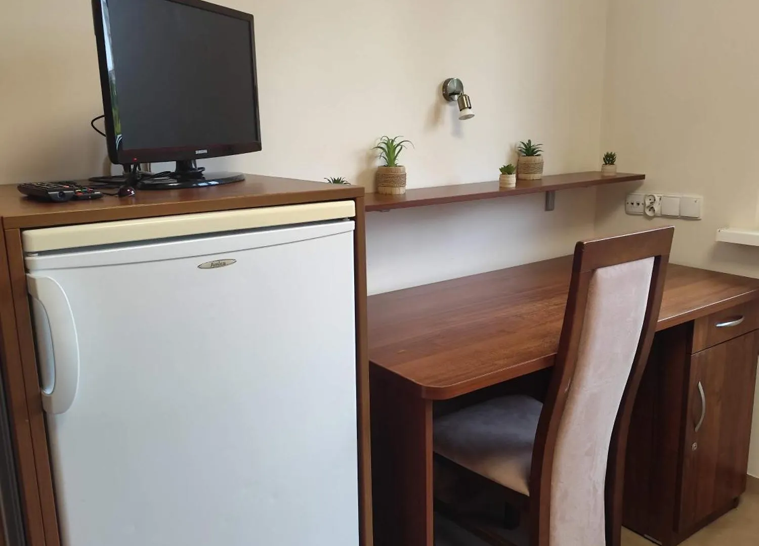Dom Studencki Zbyszko Hostel Poznan 0*,  Poland